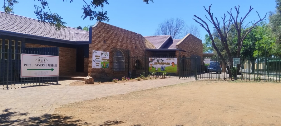 Commercial Property for Sale in Flamwood North West